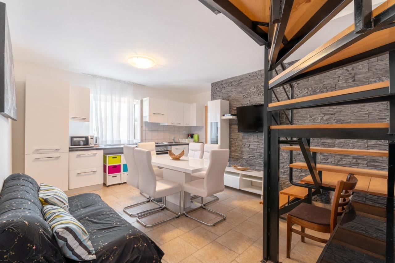 Apartments With A Parking Space Lopar, Rab - 14070 エクステリア 写真