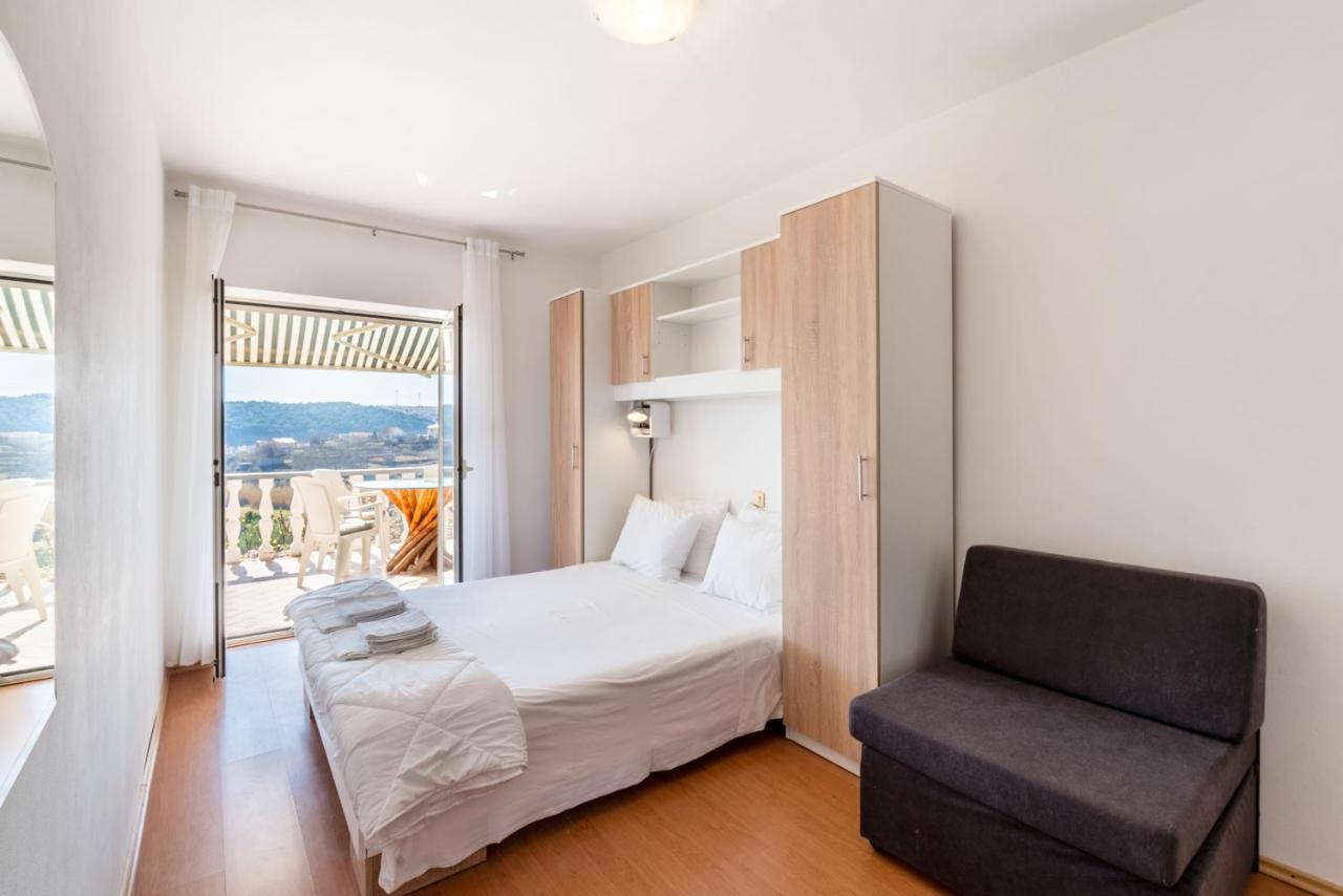 Apartments With A Parking Space Lopar, Rab - 14070 エクステリア 写真