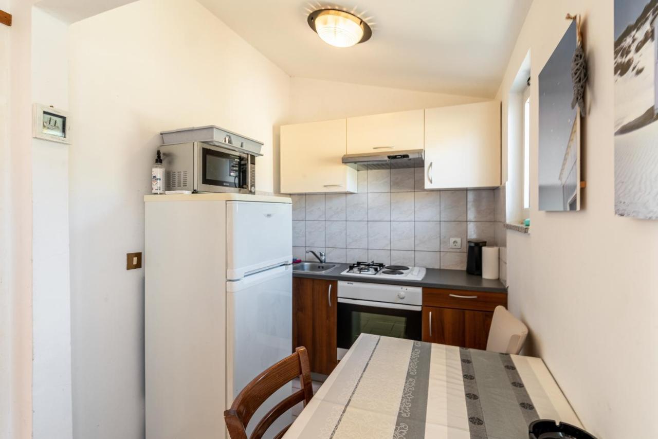 Apartments With A Parking Space Lopar, Rab - 14070 エクステリア 写真