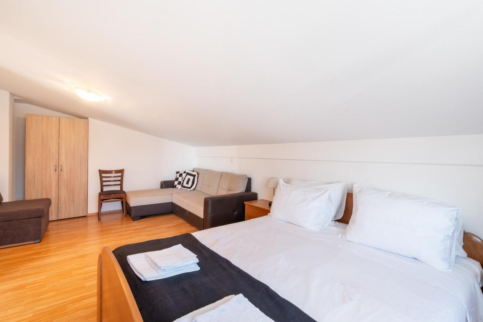 Apartments With A Parking Space Lopar, Rab - 14070 部屋 写真